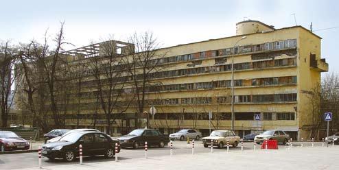 Комунална стамбена зграда Наркомфин 23 у Москви, коју су пројектовали Гинзбург и Милинис (1930), представља резултат и коначно отелотворење решења овог истраживачког процеса и сматра се