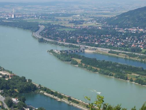 200 m Width of Danube Island: 70-210 m Flood-free area of Danube Island: 390 ha (