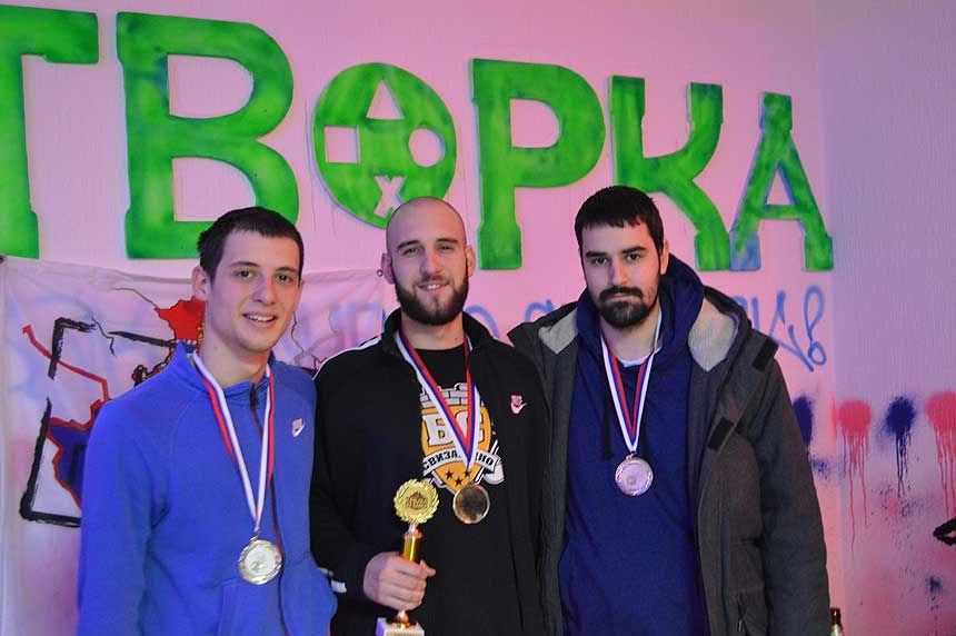 Награда им је, поред пехара и медаља била и поклон изненађења oд нашег брата Шкаба, директно из бутика Београдског Синдиката!