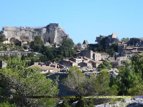 DAY 3 APRIL 30, TUESDAY Alpilles hike and Les Baux de Provence Leaving the hotel by foot we climb up into the Alpilles, literally "baby Alps", an isolated mountain of craggy limestone in an otherwise