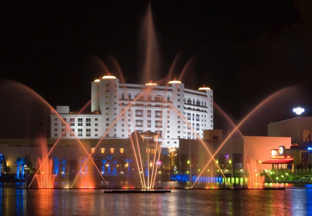 AREA OVERVIEW Seminole Hard Rock Hotel & Casino A +/- 21.