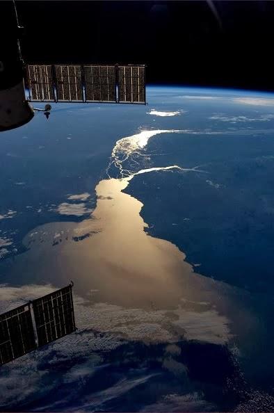 LA PLATA RIVER BASIN DRAINAGE AREA: 3,170,000 km² BRAZIL (45.7%); ARGENTINA (29.7%); PARAGUAY (13.2%); BOLIVIA (6.