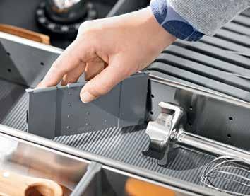 Installation of ORGA-LINE for TANDEMBOX antaro Assembly and setup instructions SHALLOW DRAWERS In shallow drawers (such as cutlery, utensils and odds & ends), simply place the set within the drawer.