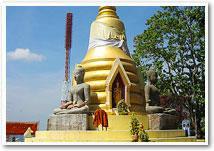 Wat Nakhon Sawan or Wat Hua Mueang (Nakhon Sawan Temple or Hua Mueang Temple) Located on Sawanwithi Rd. in the city.