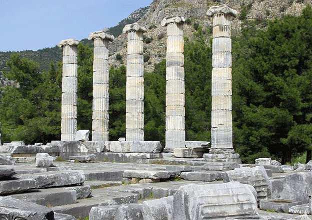 The museum there has a fine collection of Roman sculpture and we will see the beautiful Faces of Aphrodisias.