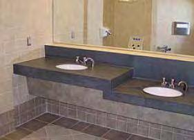 e) Toalet Toalet je u praksi razdvojeni muški i ţ enski deo toaleta, dok u nekim sluĉajevima predprostor moţ e da bude zajedniĉki, slika 3.26.
