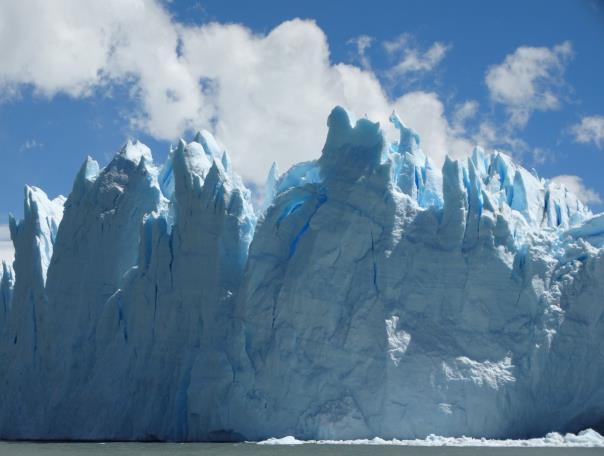 A short walk up the hill takes us to the summit, where we are rewarded with a panoramic view of the Upsala and the turquoise waters it spills into Wednesday: Perito Moreno Glacier A magnificent