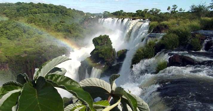 N A N I T SERVICES Iguazu Falls