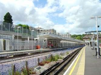It has been suggested that the new platform won t be brought into use until the new signalling for the area is commissioned.