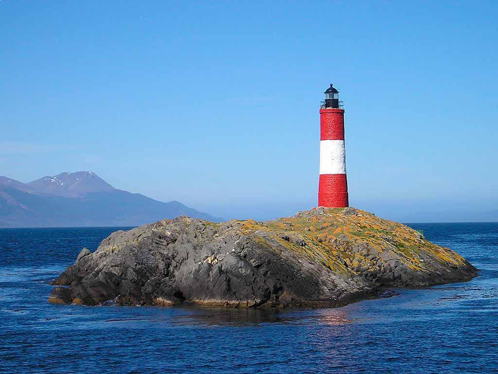 Round trip tickets from Buenos Aires to Ushuaia. Trip to Tierra del Fuego National Park and its magnificent landscapes.