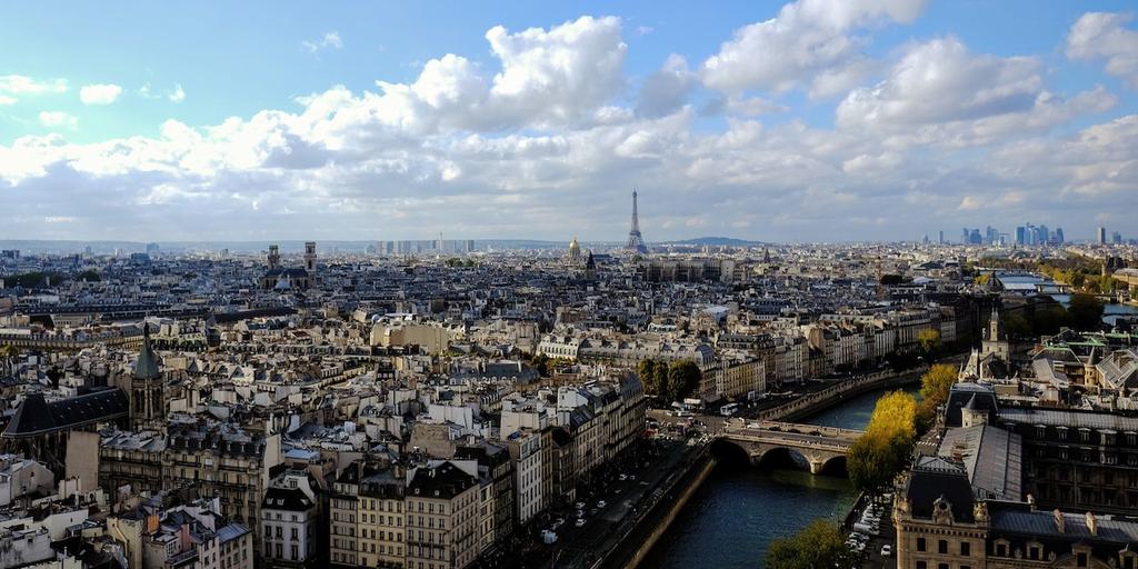 Seine River Cruise 10 days / 9 nights ADVENTURES BY DISNEY Day 1 Paris, France* Meal(s) Included: Dinner *For the Jun 20, 2019 Jun 29, 2019 departure, the itinerary will start with the 7-night