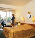 18 minutes by tramway to the conference site SINGLE ROOM 93 DOUBLE ROOM 133 HOTEL MERCURE