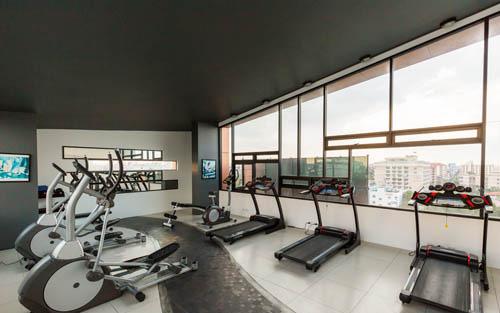 equipped fitness room and room service (between 1100 and 2100 hours).