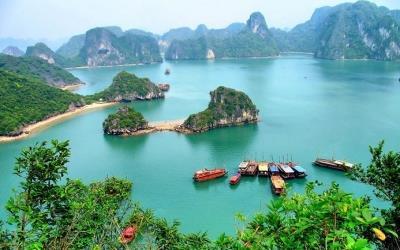 Vietnam Beaching Around - 12 Days (Code : VNBA) Tour details Packed with lakes, temples and pagodas, Hanoi is a welcoming city that manages to combine a charming mix of old with new.