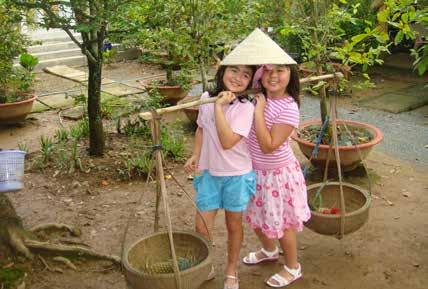 FAMILY HOLIDAYS VIETNAM RELAXATION FAMILY HOLIDAY TOUR 12 Days: -»»»» Hue Hoi» An Hoi» Nha An» Trang Nha Trang» Ho Chi» Mekong Minh City Delta (Saigon)»» Departs everyday PLANE ROAD TRAIN CRUISE Your
