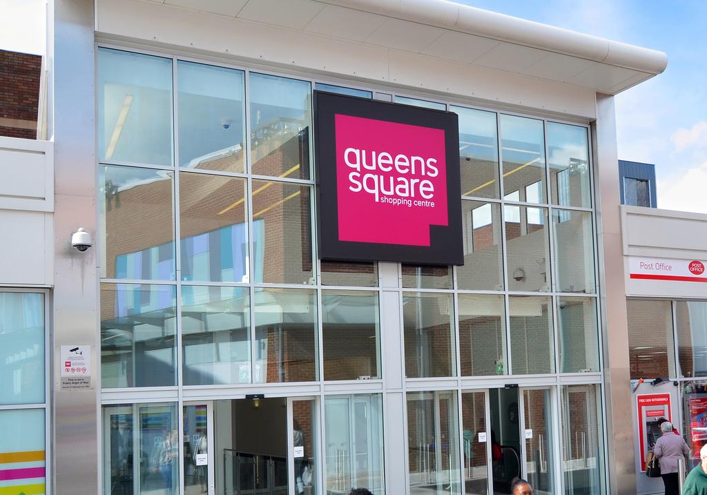 NEW LETTINGS: LEASING BROCHURE QUEENS SQUARE SHOPPING CENTRE WEST BROMWICH, B70