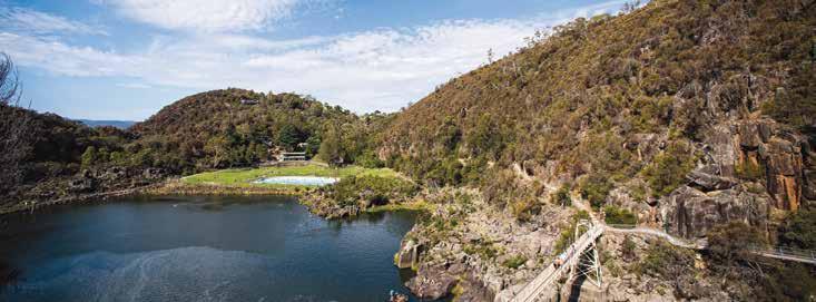 Launceston & Northern Tasmania LAUNCEON & NORTHERN TASMANIA Cataract Gorge Choosing a base in the centre of northern Tasmania is simple: it has to be Launceston. Here you can eat, drink and be merry.