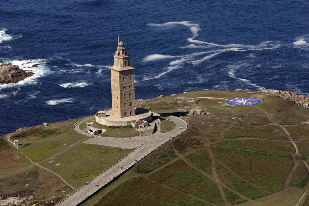 HERCULE S TOWER LA CORUÑA UNESCO WORLD HERITAGE CENTER LA CORUÑA, A CITY TO EXPERIENCE La Coruña is situated in the north-west of Galicia and part of a metropolitan area of more than 500,000