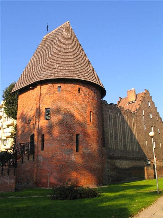 Witches' tower Słupsk is known from the Witches' Tower and the history of smoking on a pile of women suspected of coercion with the devil.