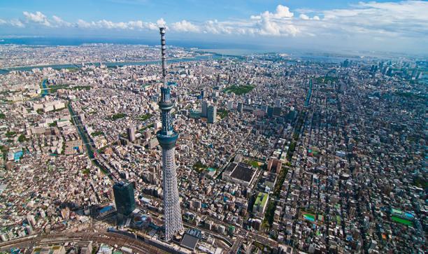 東京 October 20, 2017 Tokyo This morning we begin our journey by ascending the Tokyo Sky Tree, the tallest tower in the world for fantastic views over the city and the