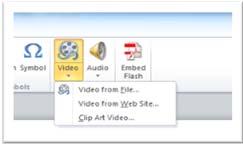 Umetanje video zapisa U postojeći slajd video datoteka se dodaje korišćenjem opcije Insert Media Video, gde nam se nudi da unesemo video datoteku ili video sa sajta: Na slajdu se pojavljuje crni