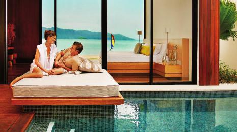 AUSTRALIA 51 Hayman Australia s most awarded ﬁve-star resort offers discerning guests unsurpassed luxury, total relaxation, indulgent dining, leisurely island activity, fascinating Great Barrier Reef