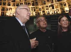 News RECENT VISITS TO YAD VASHEM From October 2015-January 2016, Yad Vashem conducted some 280 guided tours for close to 3,800 official visitors from Israel and abroad.