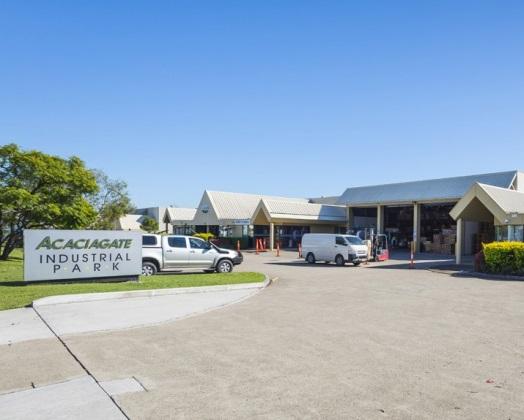 121 EVANS ROAD, SALISBURY This property, located 12km from the Brisbane CBD, has three buildings which each consist of a freestanding office/ warehouse building and