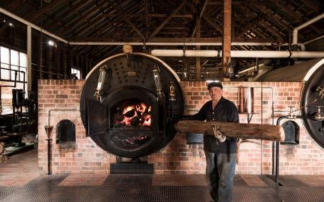 are filled with grand homes of the Victorian era, many the result of prosperity from the gold fields of the 1850s Sovereign Hill will take you back in time to the great gold rush era of the