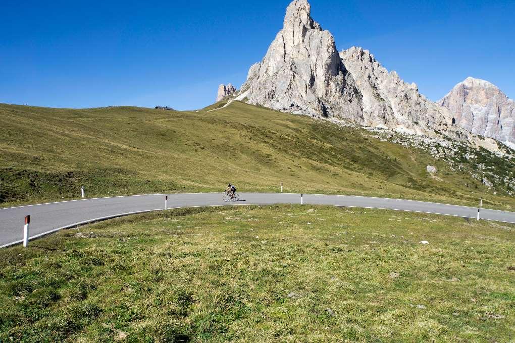 Italy -Bolzano to Venice Road Bike Tour 2018 Individual Self-Guided 7 days / 6 nights A tour that includes the legendary ascents of the Dolomites: the Sella Group is the beginning of a ride for real