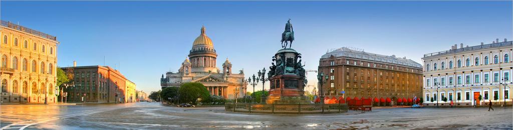 City tour City of Peter the Great DAY 1 (preliminary time 09.00 18.00). Lunch is included.