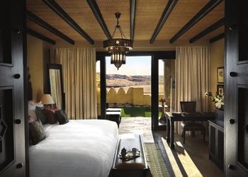ACCOMMODATION Each of 206 elegant rooms at Qasr Al Sarab Desert Resort by Anantara offer picturesque desert views.
