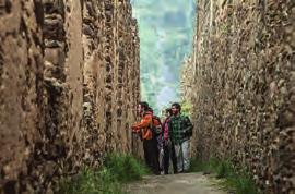 On this day, an optional and short early morning hike to Inca storage structures high above Ollantaytambo will give you a magnificent view of the town as well as of the main archeological site across
