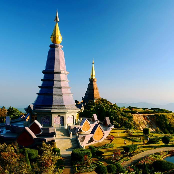 Nearby is the ageless Wat Chedi Luang, which lost the top of its massive chedi to an earthquake some 400 years ago.