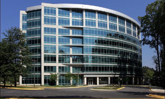 3120 Fairview Park Drive 8-story, 183,700 SF, Class A office building with 9-foot ceiling height 49%