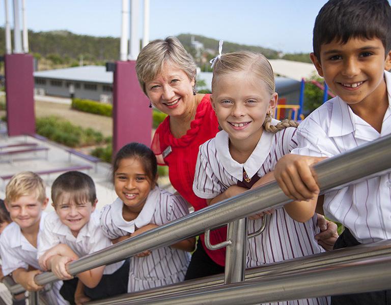 EDUCATION EARLY CHILDHOOD, PUBLIC & PRIVATE PRIMARY, SECONDARY, TERTIARY & VOCATIONAL TRAINING Whether you re young in years or young at heart it s easy to learn for life at Springfield Lakes.