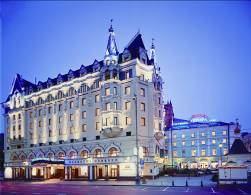 ACCOMMODATION MOSCOW Marriott Aurora Royal Hotel Built in 1999 The Marriott Aurora Royal Hotel is one of the most luxurious in town: with the Red Square and the Kremlin as well as the famous Bolshoi