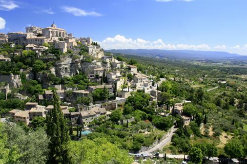 5:00 pm: Gordes... You will be amazed by the contrast as you move on from the red village of Roussillon to the goldenblond-stone village of Gordes.