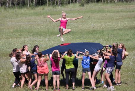 Outdoor Experiential School Counsellor April 30 th June 13 th The Outdoor Experiential School program focuses on developing leadership and teamwork skills in Junior High and High School aged students