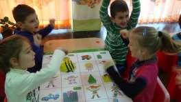 През последните години се забелязва интензивно интегриране на технологии в детската градина. От използването на PowerPoint презентации се премина към работа с интерактивни дъски.
