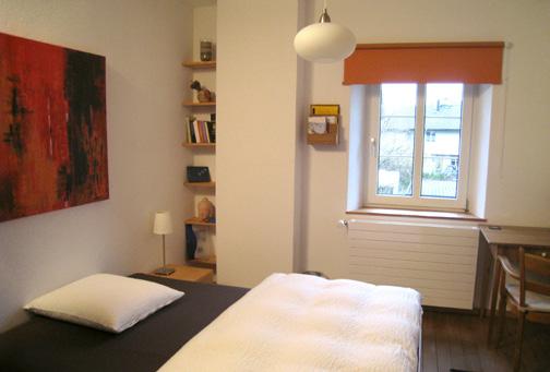 Vista Giardino Double room: King size bed 160x200 1 Duvet 200x210 2 pillows 65x65 1 bathrobe Flatscreen TV Cablecom