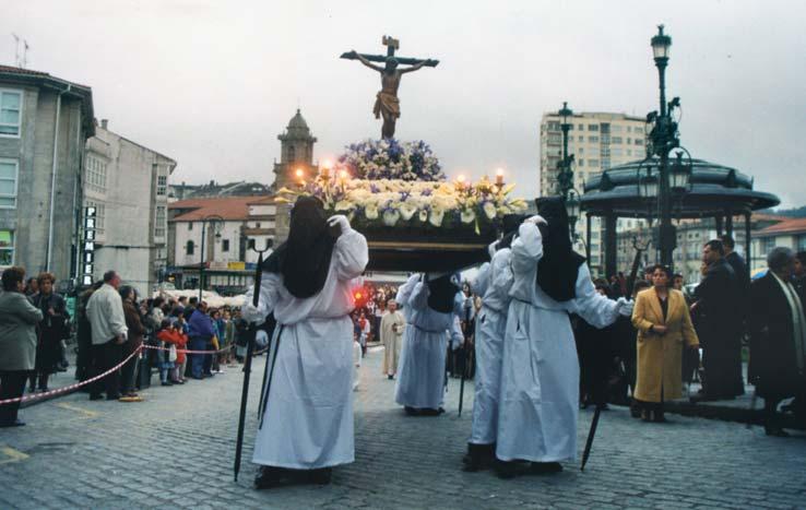 César: E. Blanco 17 de abril de 2003 O Concello de Betanzos recibíu a medalla de ouro da Confraría do Santísimo Cristo da Misericordia e María Santísima das Dores da cidade de Ferrol.
