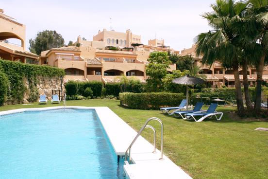 The development is allocated in a quiet and private area of Elviria, within the Marbella