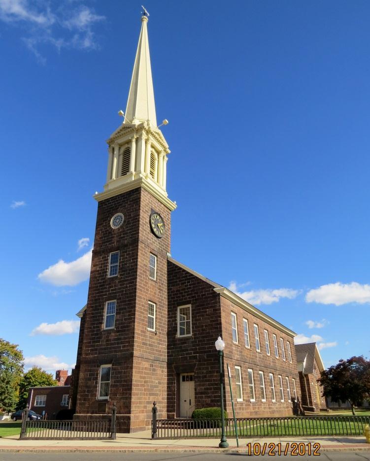 The design of Yale s demolished Chapel is similar to the Old Stone Church in East Haven, where the British raided in 1779. 10.1 Turn RIGHT onto Page Street. 10.15 At the T-intersection turn RIGHT onto Huntington Avenue.