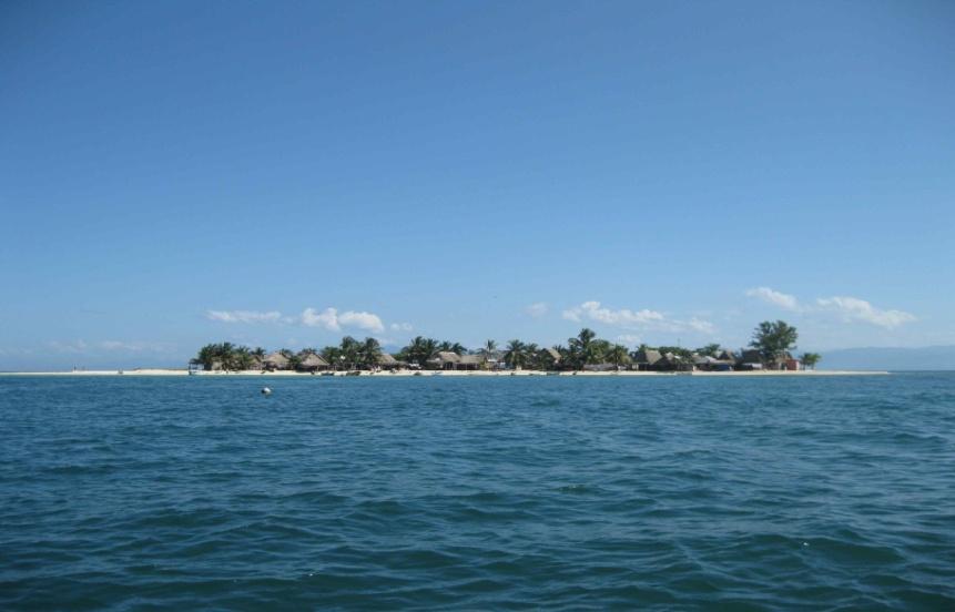 One cay is is almost entirely occupied by the Garifuna village of Chachauate.