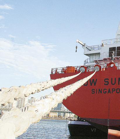 BOW SUMMER Chemical tanker, 40,036 dwt, built in 05 by the Polish
