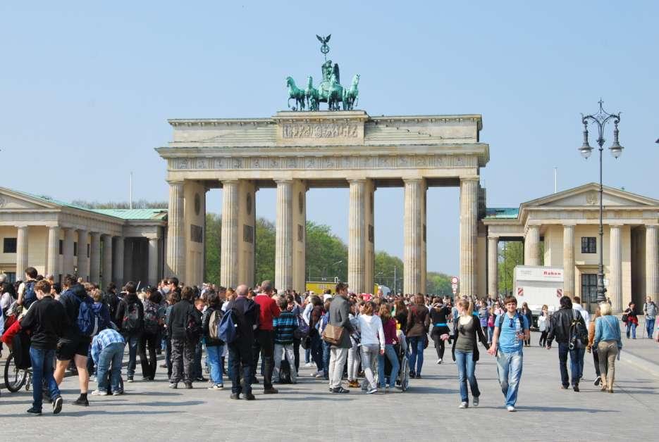 EUROPEAN HISTORY TOUR 12 BERLIN Day 7 Wednesday 5 th July 0730 Breakfast at accommodation 1000 Walking Tour Berlin Students will discover why the Reichstag fire in 1933 set the stage for Hitler s