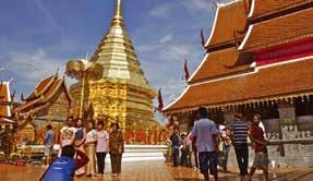 Tura uključuje dva najneobičnija budistička hrama u Bangkoku: Wat Trimitr sa svojim neprocjenjivim zlatnim Buddhom (5,5 t čistog zlata); Wat Po, najprostraniji hram u Bangkoku, sa svojim divovskim