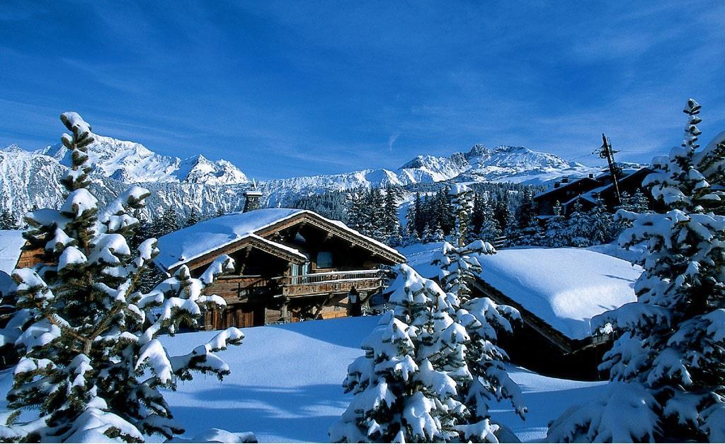 courchevel Courchevel ski area, located in the French Alps, is an exceptional, internationallyrenowned and biggest interconnected ski playground in the