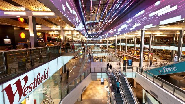 It is the third-largest shopping centre in the United Kingdom by retail space, behind the Metro Centre and the Trafford Centre.